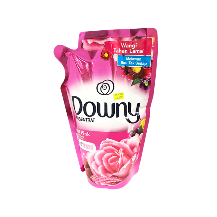 DOWNY Pewangi Pelembut Pakaian Floral Pink Refill
